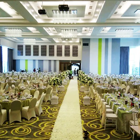 Maxonehotels At Resort Makassar-2