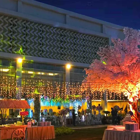 Maxonehotels At Resort Makassar-3